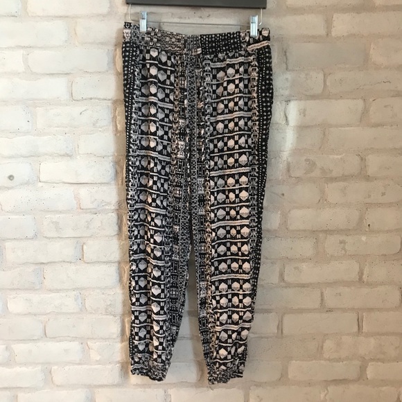 Forever 21 Black White Pattern Harem Tie Pants M - Picture 3 of 14